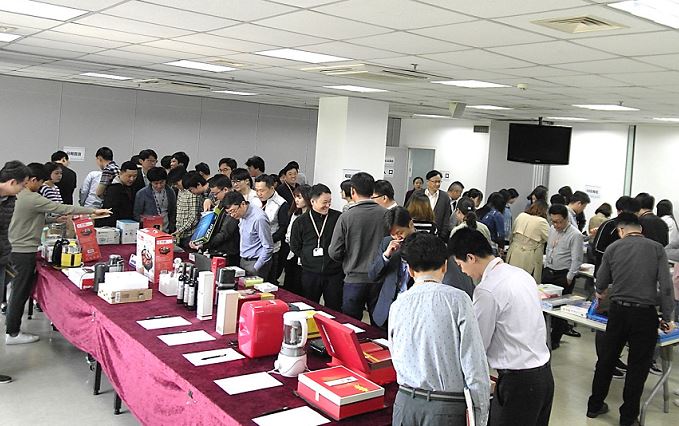 SDS China (SDSC), showing interest in donated items in the bazaar