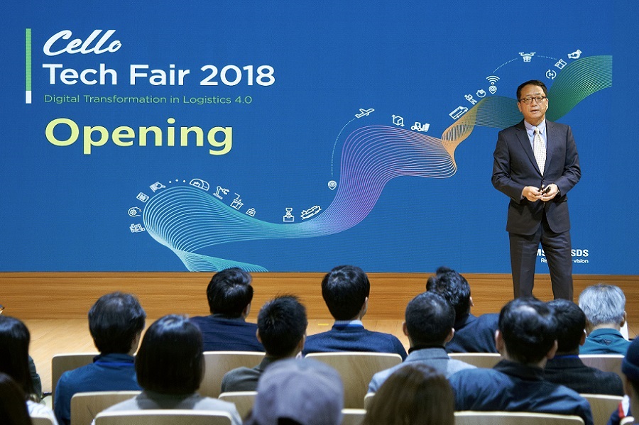 Samsung SDS Executive Vice President and Logistics Business Unit Leader, Hyung-tae Kim giving the opening remarks at the Cello Tech Fair 2018 at the Samsung SDS Pangyo Campus on October 25th.