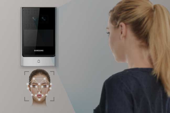 Access control with face recognition 