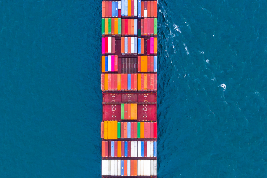 흔들리는 도커&lpar;Docker&rpar;의 위상 - OCI와 CRI 중심으로 재편되는 컨테이너 생태계 썸네일 이미지