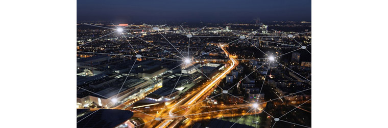 도로의 경로뿐 아니라 차선, 신호등, 장애물, 각종 설치물 들을 정보화한 HD정밀지도는 자율주행시대의 필수적인 인프라입니다.