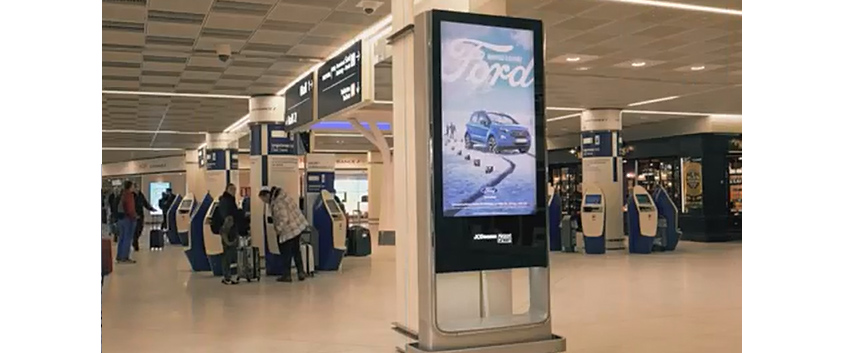 프랑스&colon; 포드(Ford)&comma; 인터랙티브 디지털 사이니지로 선보인 포드 에코스포츠(EcoSport)