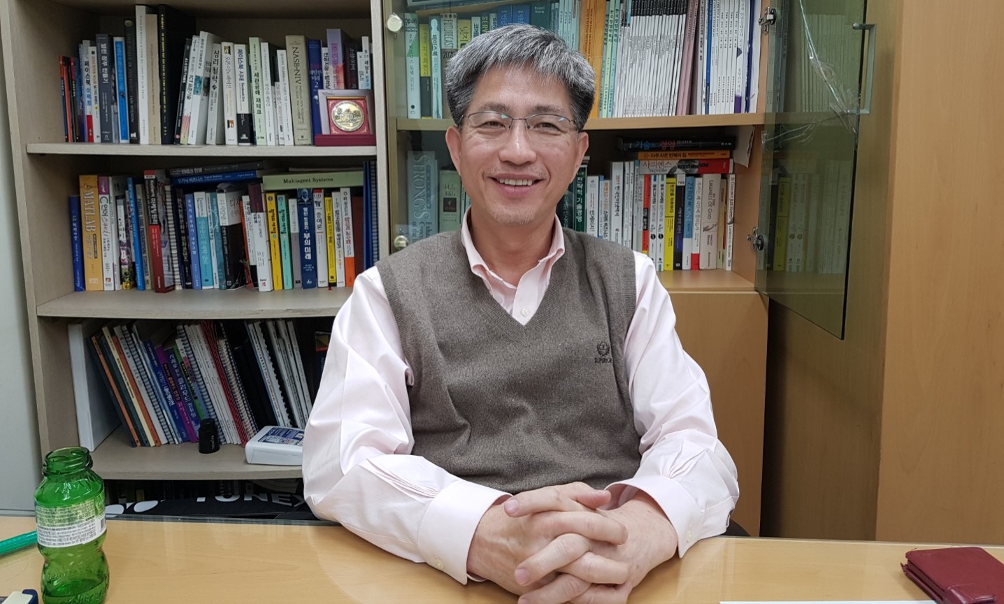 블록체인 커뮤니티그룹 의장 건국대학교 이영환 교수