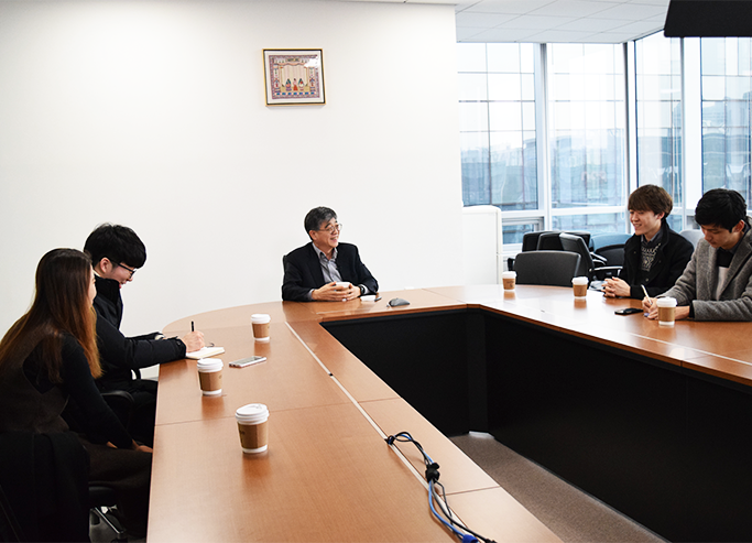 삼성SDS 한인철 인프라사업부장과 대학생 기자단 인터뷰 모습