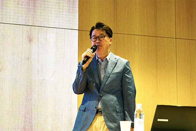 새‘휴먼에러가 사라진 경험’을 발표 중인 삼성SDS 정우진 프로